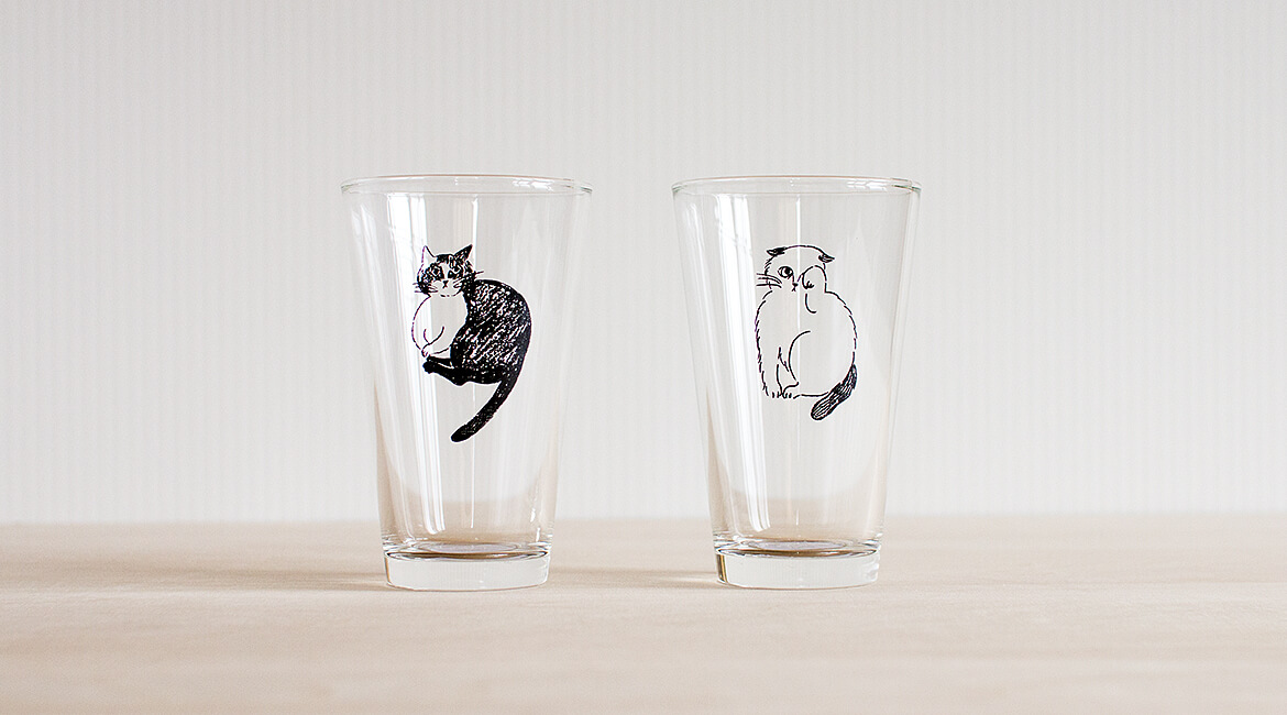 猫のガラスコップ